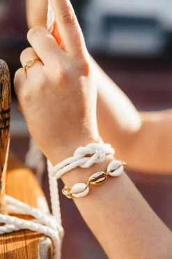 New Kiel James Patrick Cape Knot Hitch